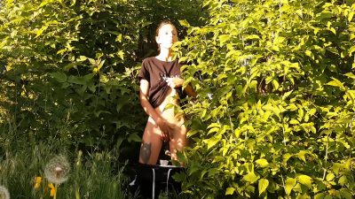 Candy S – Risky Public Female Masturbation In Nature – Lesbian