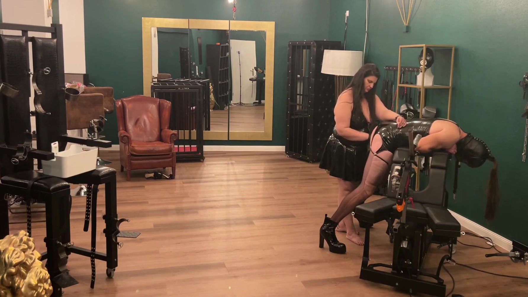 Fetish-lofts Hardcore Anal Session With Tv Slave 4